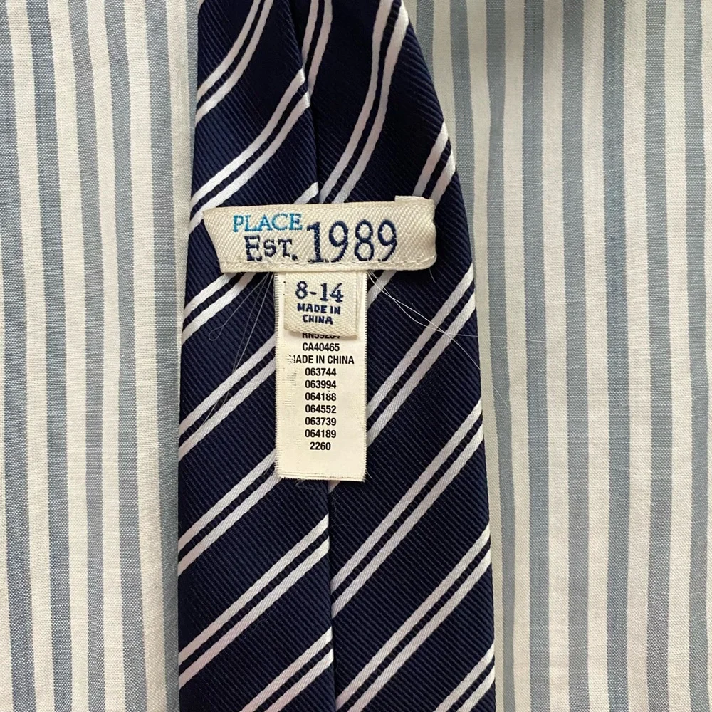🌺3X$25🌺Children’s place tie.